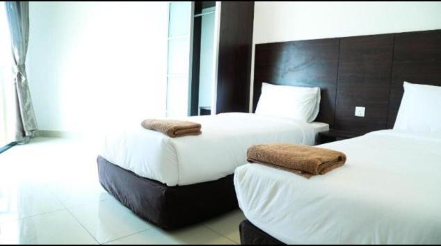 Marina Heights Seaview Resort 2 Lumut Exterior foto